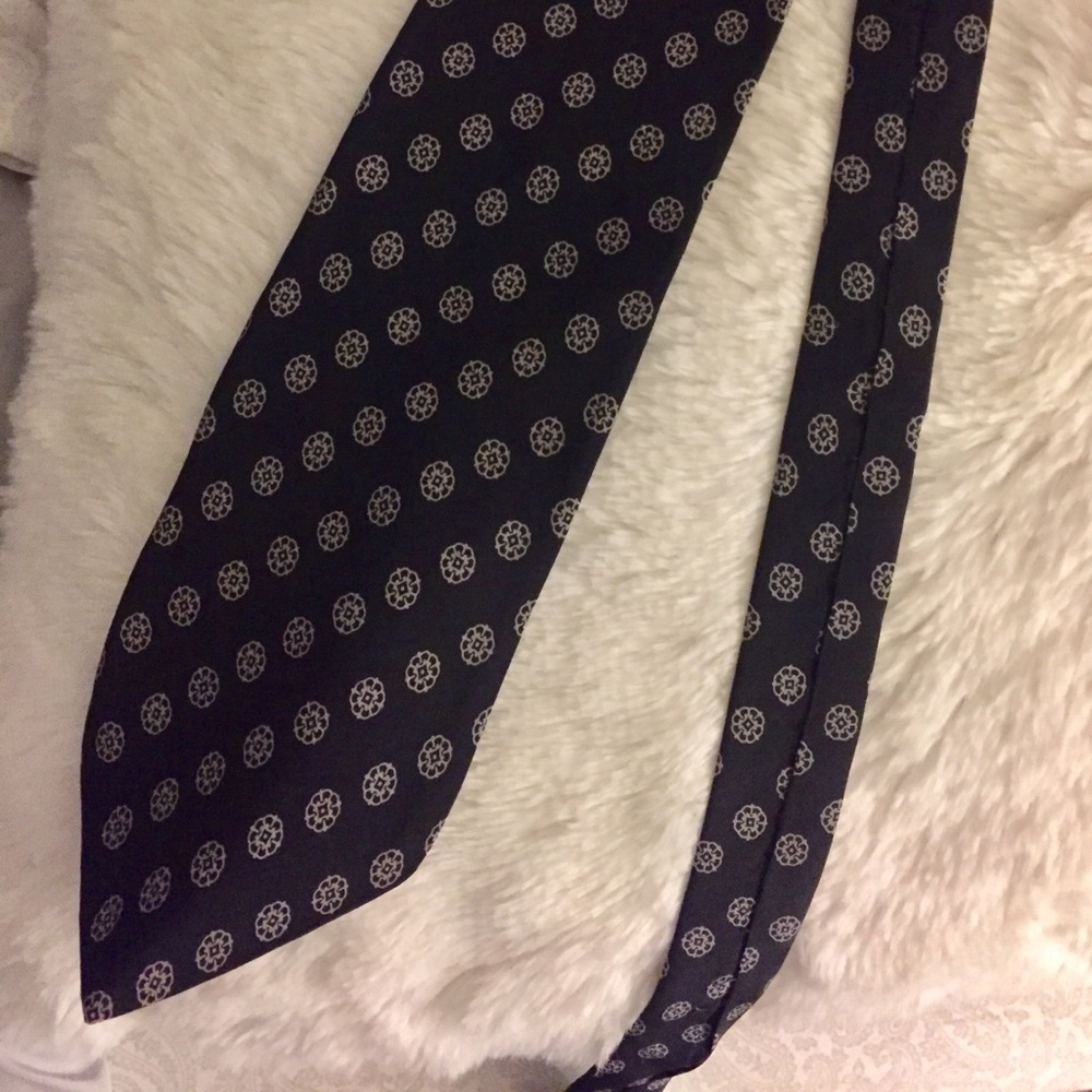 Metropolitan View Tie